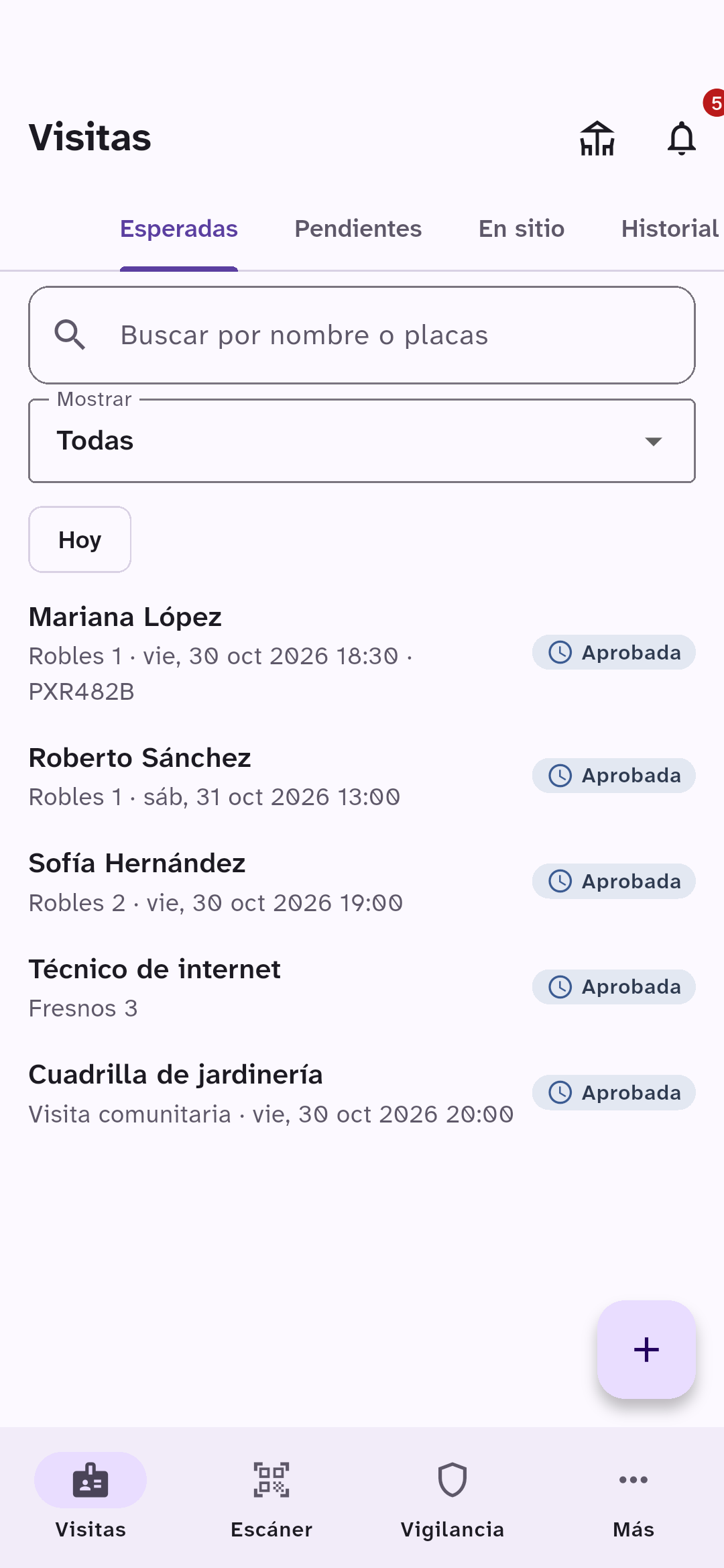 Pantalla Visitas de la caseta en Pásale: pestañas Esperadas, Pendientes, En sitio e Historial, con cuatro visitas aprobadas para hoy.